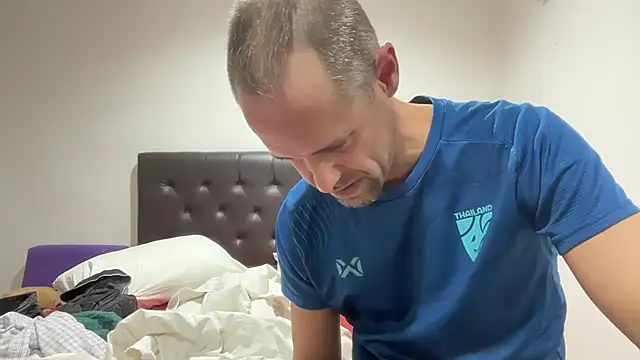 Snapshot of CamCrestXXX chatting on 6, 2, 2025 CamCrestXXX online show from 6, 2, 2025