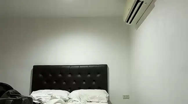 Snapshot of CamCrestXXX chatting on 22, 3, 2025 CamCrestXXX online show from 22, 3, 2025