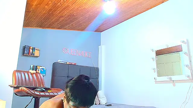 queenaliice online show from 18, 2, 2026