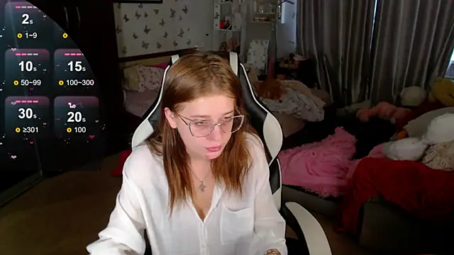 Kira honeyy online show from 12, 4, 2026