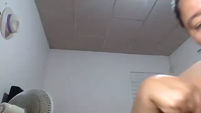 adrixxx38 online show from 3, 12, 2025