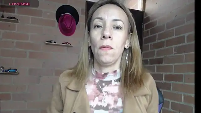 Snapshot of cristin_doll_ chatting on 21, 4, 2026 cristin doll online show from 21, 4, 2026
