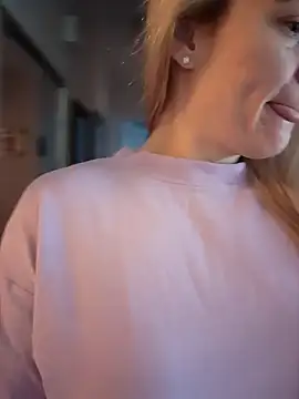 Snapshot of HollyTattoo chatting on 3, 12, 2024 HollyTattoo online show from 3, 12, 2024