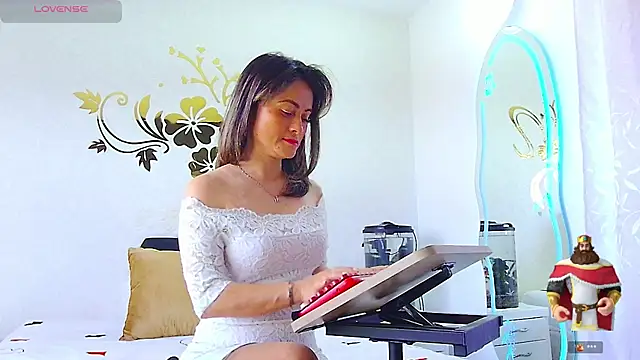 MarcelaFlores online show from 27, 7, 2026
