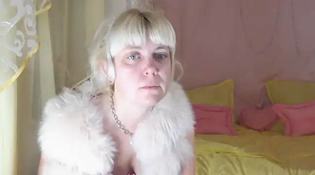 SunnySylvia online show from 7, 12, 2024