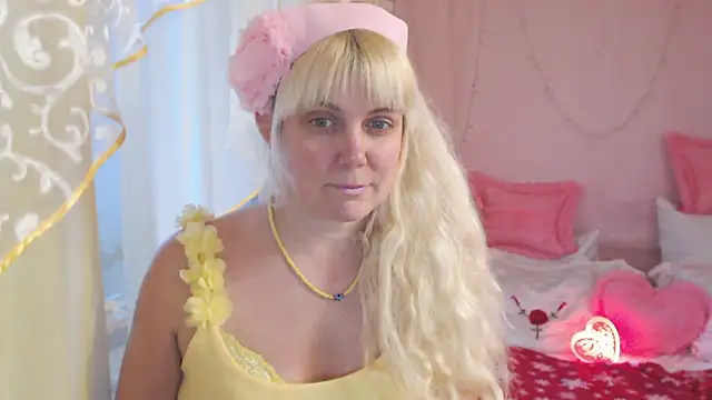 SunnySylvia online show from 2, 2, 2025