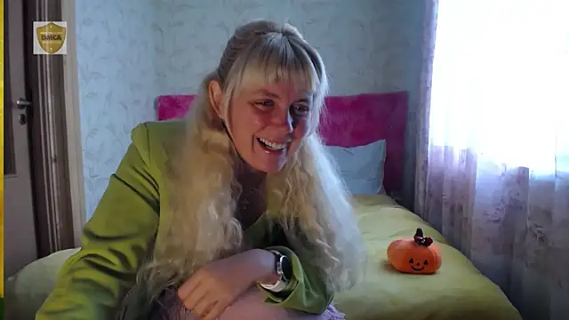 SunnySylvia online show from 1, 11, 2025