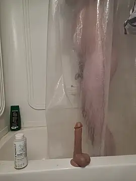 MaddyC6992 online show from 4, 12, 2025