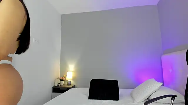 Snapshot of NataliaBuiles chatting on 1, 2, 2025 NataliaBuiles online show from 1, 2, 2025