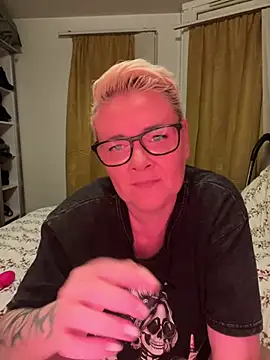 Snapshot of Gizzithehotone chatting on 27, 2, 2026 Gizzithehotone online show from 27, 2, 2026