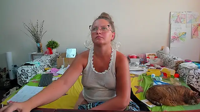 Snapshot of IamYourNarcotic chatting on 8, 9, 2025 IamYourNarcotic online show from 8, 9, 2025