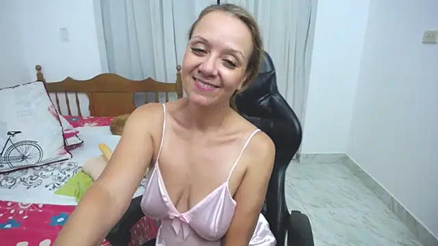 Snapshot of yeslluisa chatting on 1, 3, 2025 yeslluisa online show from 1, 3, 2025