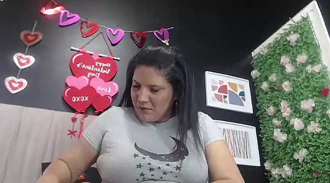 Snapshot of Sharloth_milf chatting on 16, 2, 2025 Sharloth milf online show from 16, 2, 2025
