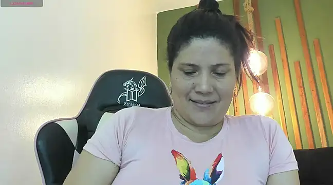 Snapshot of Sharloth_milf chatting on 11, 3, 2025 Sharloth milf online show from 11, 3, 2025