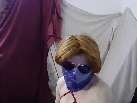 Snapshot of CeDelicja chatting on 31, 10, 2025 CeDelicja online show from 31, 10, 2025