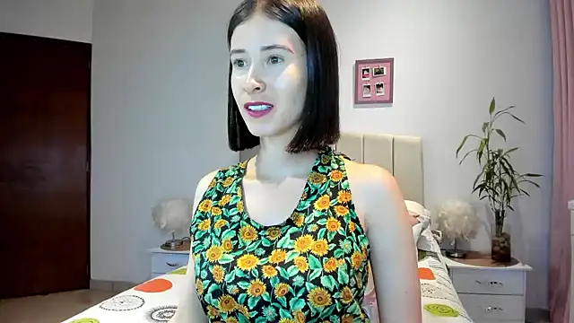 Snapshot of macarena_vallejo chatting on 5, 12, 2024 macarena vallejo online show from 5, 12, 2024