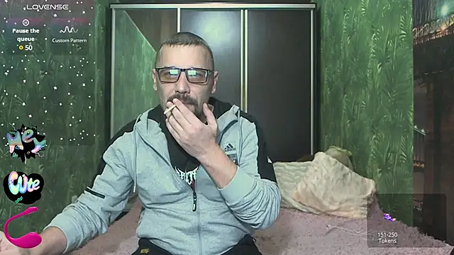 Snapshot of DanielOhCool chatting on 14, 12, 2024 DanielOhCool online show from 14, 12, 2024