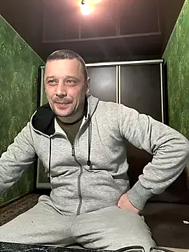 Snapshot of DanielOhCool chatting on 24, 2, 2025 DanielOhCool online show from 24, 2, 2025