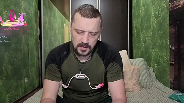 Snapshot of DanielOhCool chatting on 11, 10, 2025 DanielOhCool online show from 11, 10, 2025