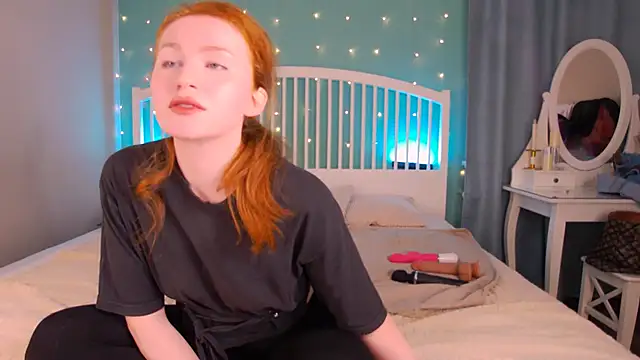 Snapshot of GingerArin chatting on 22, 11, 2025 GingerArin online show from 22, 11, 2025