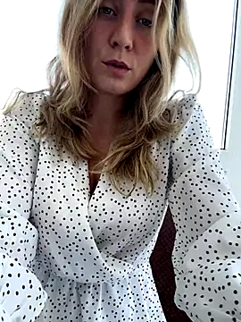 Snapshot of Puzdosia chatting on 12, 9, 2025 Puzdosia online show from 12, 9, 2025