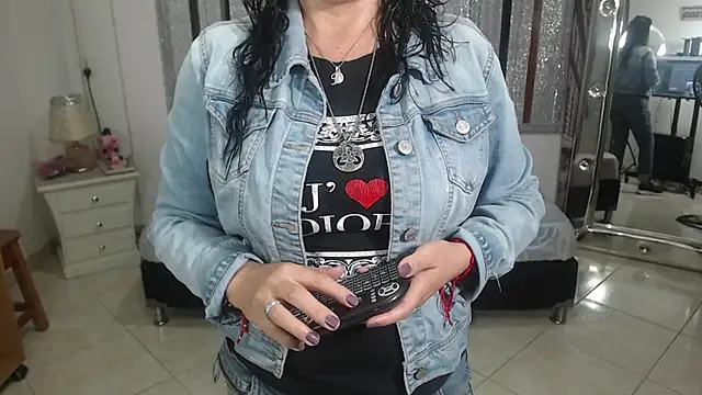 mijal queen online show from 7, 2, 2025