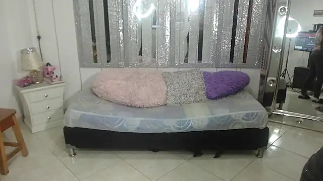 mijal queen online show from 14, 2, 2025