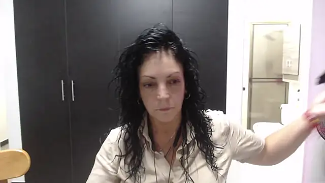 mijal queen online show from 16, 9, 2025