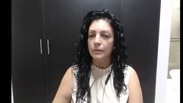 mijal queen online show from 17, 9, 2025