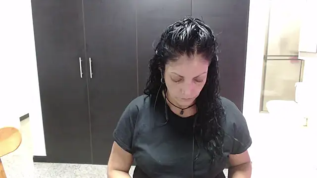 mijal queen online show from 22, 10, 2025