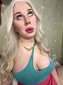 LaraHollywood online show from 19, 2, 2025