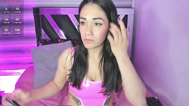 Snapshot of cami_suarez_ chatting on 30, 12, 2024 cami suarez online show from 30, 12, 2024