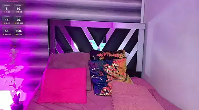 Snapshot of cami_suarez_ chatting on 2, 2, 2025 cami suarez online show from 2, 2, 2025
