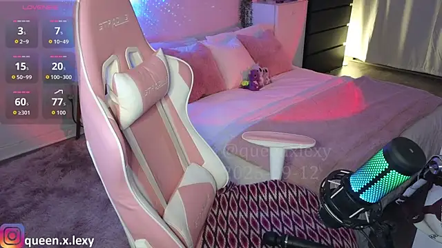 Snapshot of queenxlexy chatting on 13, 9, 2025 queenxlexy online show from 13, 9, 2025