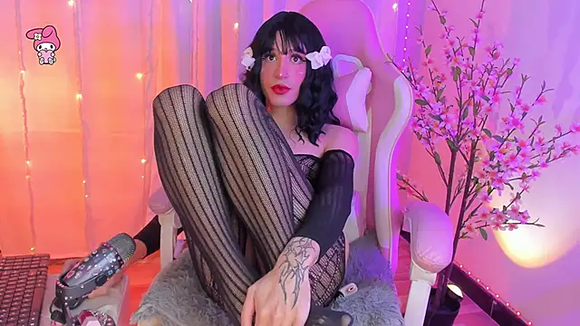 Snapshot of rosseblondee chatting on 20, 4, 2026 rosseblondee online show from 20, 4, 2026