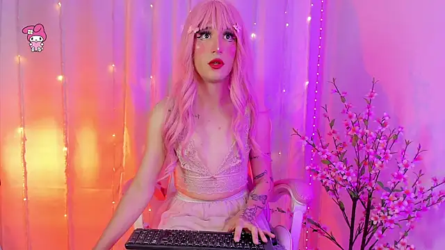 Snapshot of rosseblondee chatting on 17, 6, 2026 rosseblondee online show from 17, 6, 2026