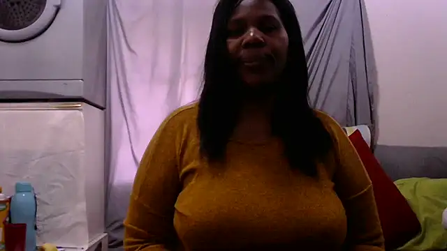 Snapshot of Delicioussexy chatting on 5, 5, 2026 Delicioussexy online show from 5, 5, 2026