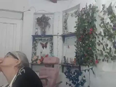 Snapshot of FunnyGrandma chatting on 8, 1, 2025 FunnyGrandma online show from 8, 1, 2025