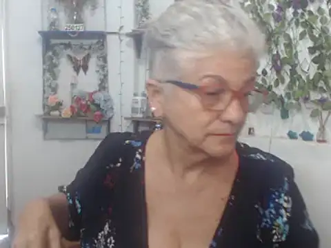 Snapshot of FunnyGrandma chatting on 7, 2, 2025 FunnyGrandma online show from 7, 2, 2025