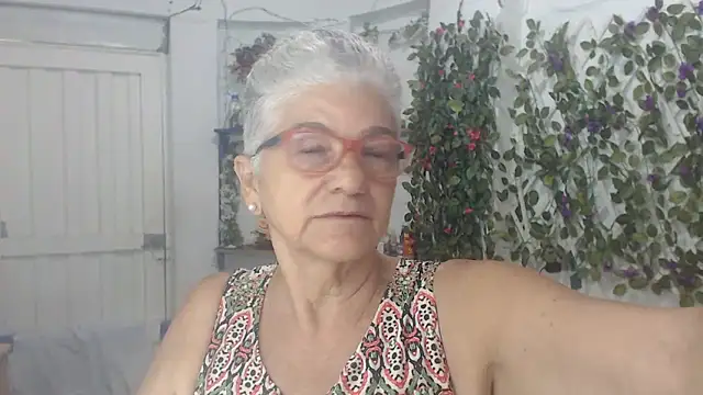 Snapshot of FunnyGrandma chatting on 15, 2, 2025 FunnyGrandma online show from 15, 2, 2025