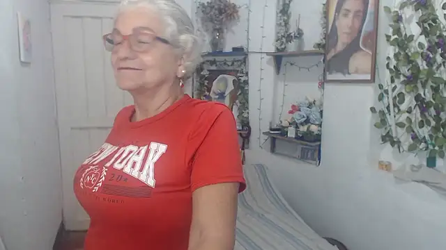 Snapshot of FunnyGrandma chatting on 21, 9, 2025 FunnyGrandma online show from 21, 9, 2025