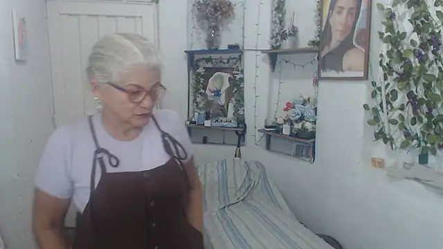 Snapshot of FunnyGrandma chatting on 21, 9, 2025 FunnyGrandma online show from 21, 9, 2025
