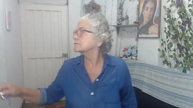 Snapshot of FunnyGrandma chatting on 25, 9, 2025 FunnyGrandma online show from 25, 9, 2025