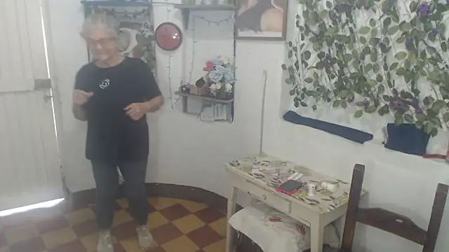 FunnyGrandma online show from 7, 2, 2026