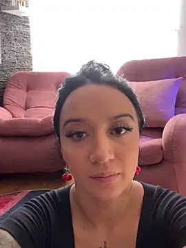 EmmyEvans1 online show from 4, 3, 2025