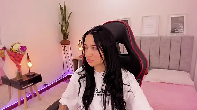 EmmyEvans1 online show from 16, 3, 2025