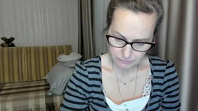 lauraoven online show from 18, 2, 2025