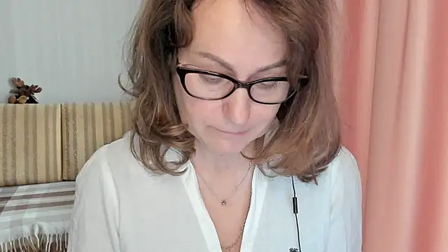 lauraoven online show from 25, 2, 2025