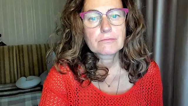 lauraoven online show from 6, 10, 2025