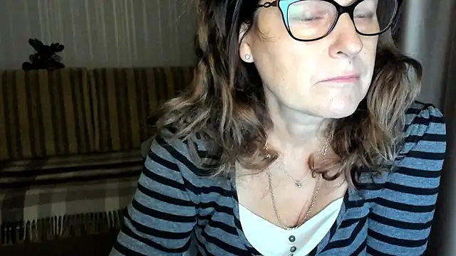 lauraoven online show from 27, 10, 2025